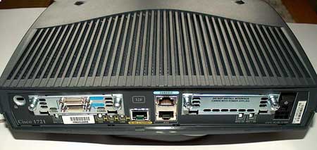 Cisco 1721(64RAM 32 flash)